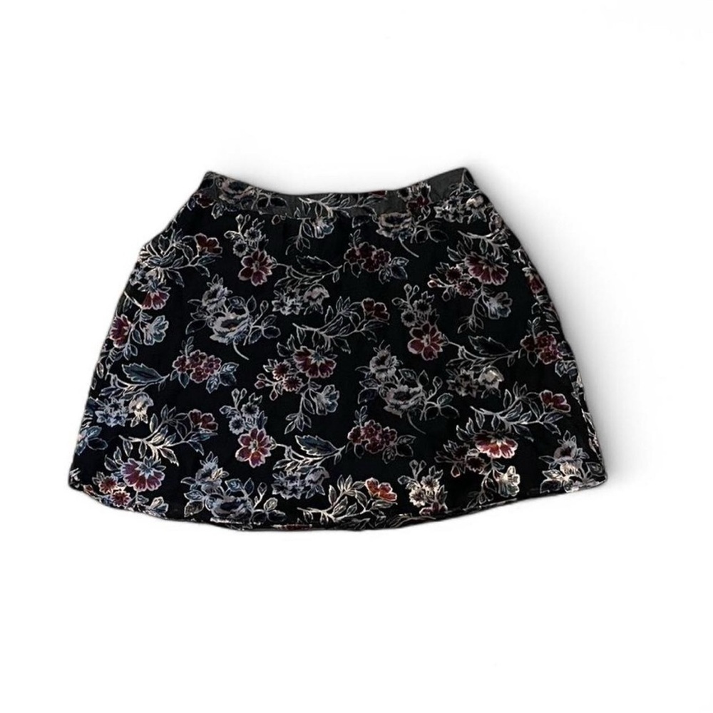 American Eagle Coquette black velvety mini skirt, size XS. Floral design. - Picture 2 of 10